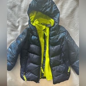 Snozu winter puffer coat size 3T
